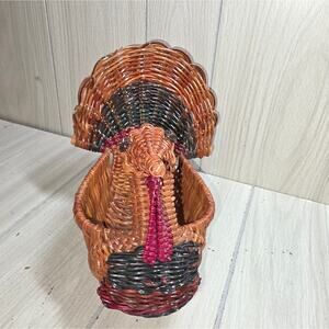 Vtg Rattan Woven Turkey Woven Basket Ceterpiece Primitive Rustic Farmhouse